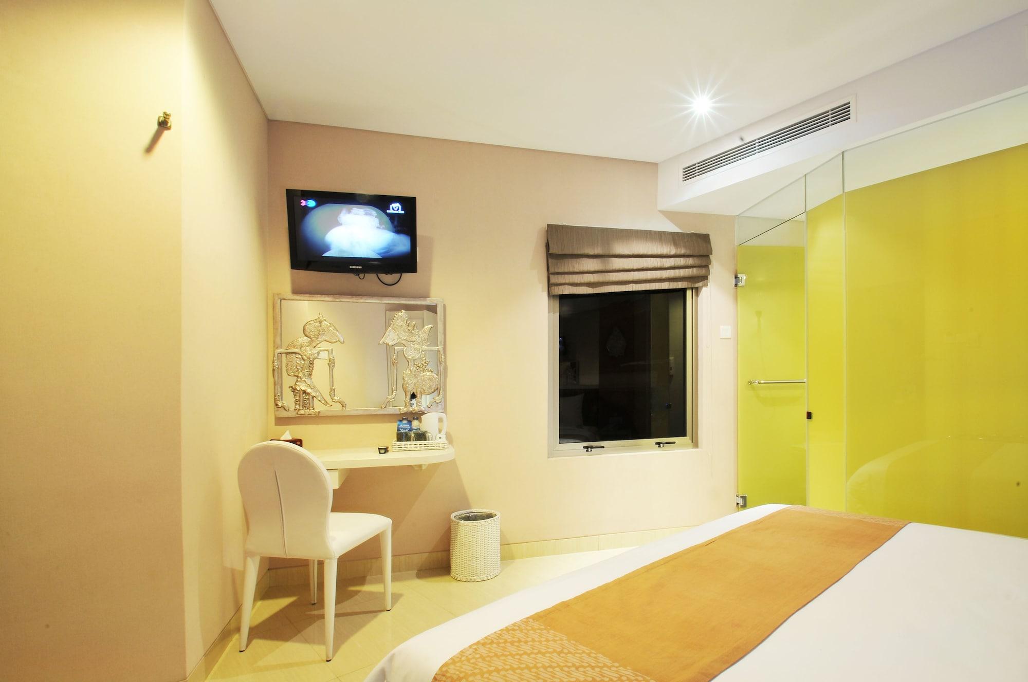 Pyrenees Jogja Hotel 2*